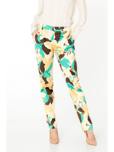 Шарени панталони на Кристина Гавиоли