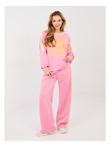 Розов анцуг с надпис