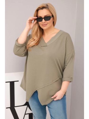 Блуза с големи размери с V-образно деколте и асиметричен подгъв
