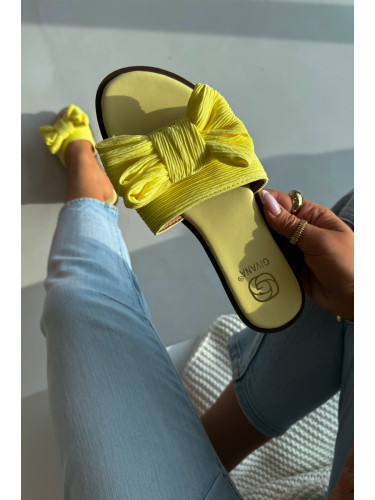 Дамски жълти чехли с панделка