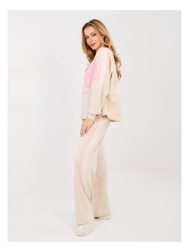 Бежов комплект с розови детайли