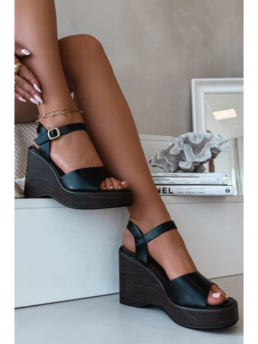 Дамски сандали на платформа Parilisse