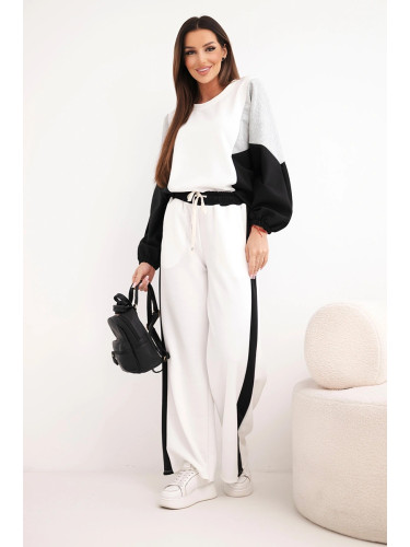 Дамски комплект от свободен пуловер и широки панталони