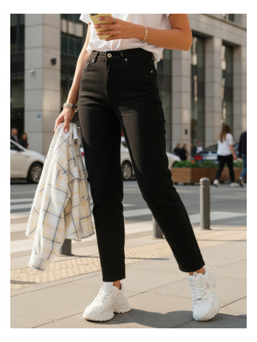 Черни прави дънки