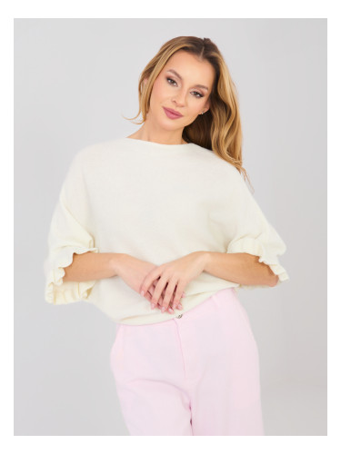 Екрю пуловер с волани на ръкави