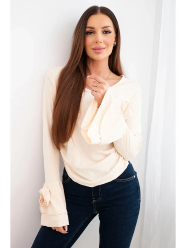 Дамска блуза с волани и V-образно деколте