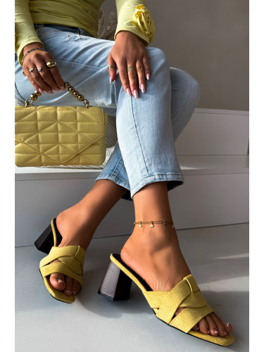 Дамски сандали на висок ток, изработени от еко велур