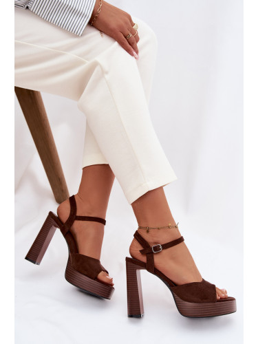 Дамски сандали на висок ток, изработени от еко велур