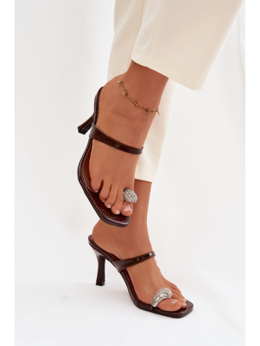 Дамски сандали на висок ток с декоративни детайли
