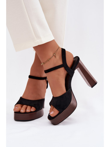 Дамски сандали на висок ток, изработени от еко велур