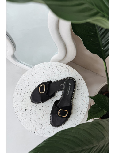 Дамски джапанки с декоративна катарама