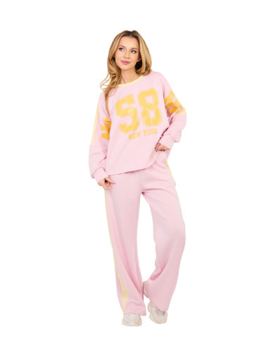 Розов анцуг с надпис