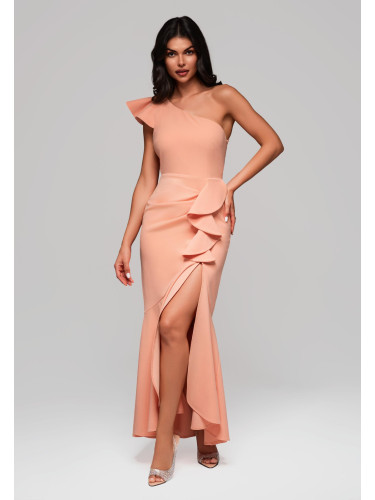 Елегантна коктейлна рокля с волани