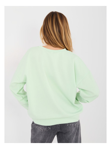 Светлозелен суитшърт с надпис