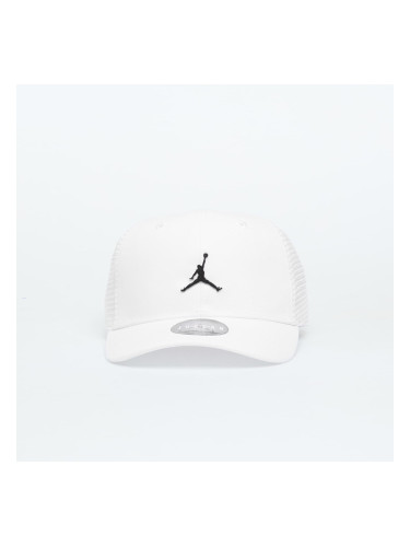 Шапка Jordan Jan Metal Jumpman Trucker White Universal