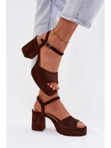 Дамски сандали на платформа, изработени от еко велур