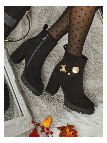 Дамски велурени боти до глезена с токчета