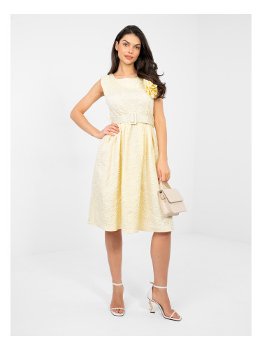 Пастелно жълта рокля без ръкави