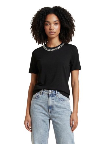 Черна тениска с къс ръкав