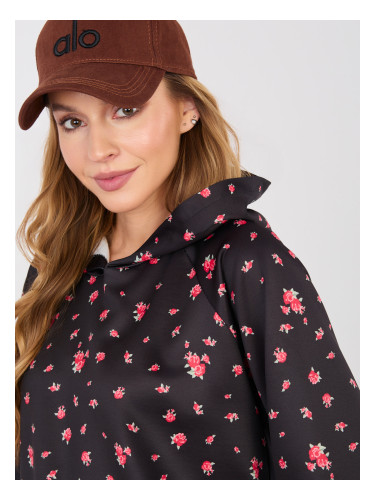 Черен оувърсайз суитчър с рози