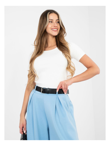 Бяла блуза с къс ръкав