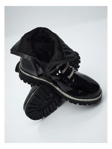 Лакирани боти с връзки до глезена