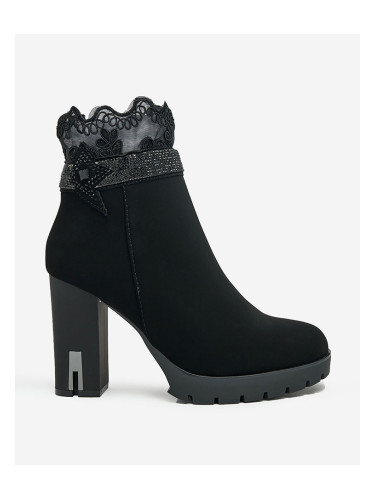 Дамски ботуши Resti Leroleda с декорация