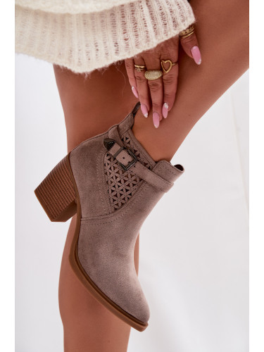 Дамски боти до глезена с колан и златна катарама