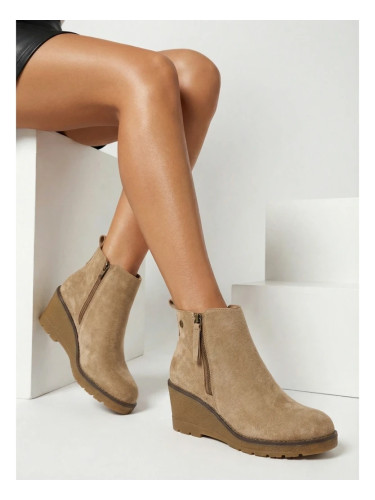 Дамски боти до глезена с токчета