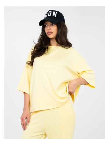Пастелно жълта блуза от мек материал