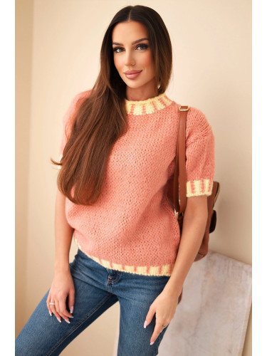 Дамски пуловер с къс ръкав и контрастен кант