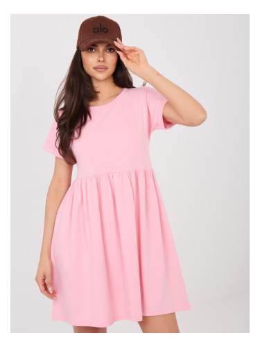 Пастелно розова разкроена рокля