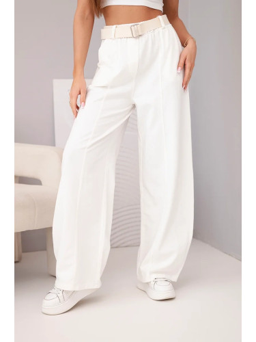 Дамски широки панталони с колан в цвят екрю