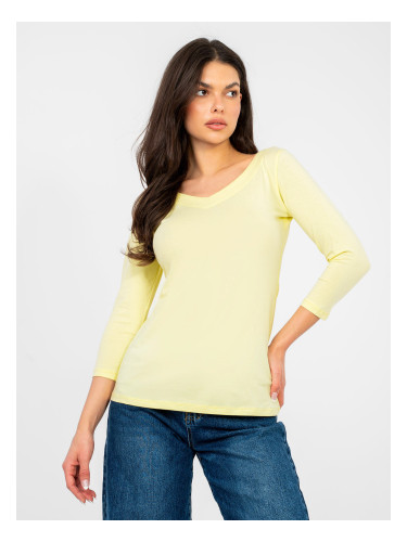 Пастелно жълта блуза с V-образно деколте