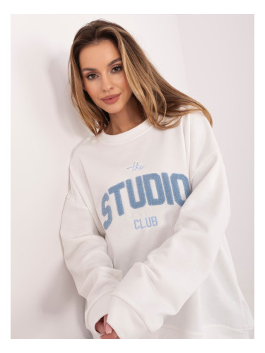 Кремава тениска с овърсайз принт