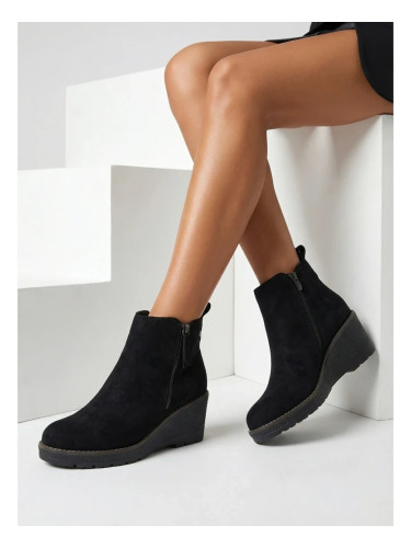 Дамски боти до глезена с токчета