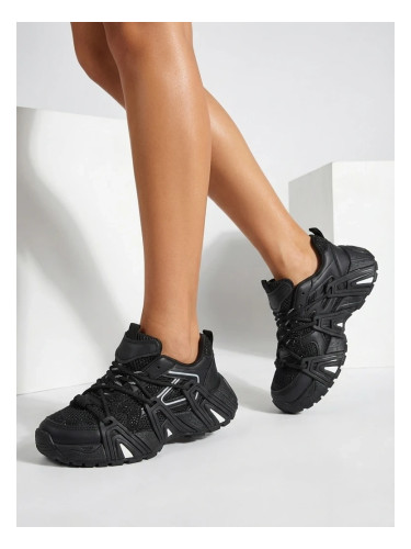 Дамски спортни маратонки Resti с по-дебела подметка