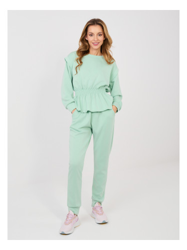 Пастелно зелен дамски комплект с баска