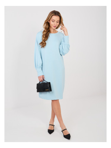 Пастелно синя пола с овърсайз суитчър