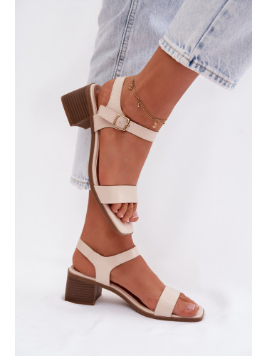 Бежови дамски сандали на платформа Boto