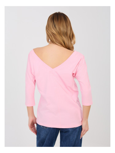 Пастелно розова блуза с V-образно деколте