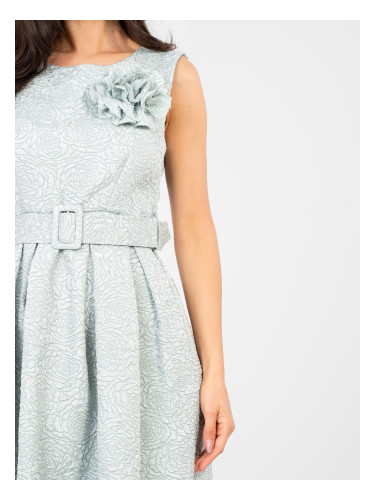 Елегантна рокля в ментов цвят с брошка