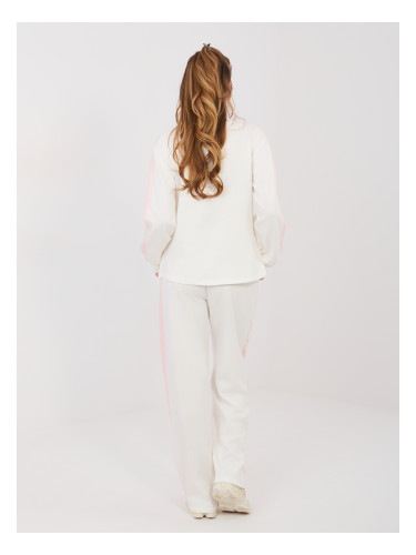 Дамски анцуг в екрю