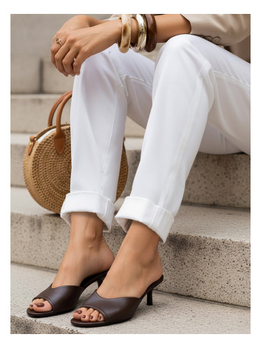 Кафяви обувки с отворен връх