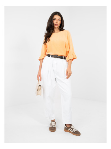 Бели кадифени панталони