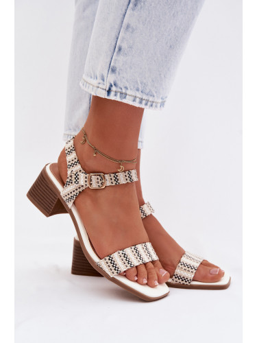 Бели сандали Sabela с блоков ток