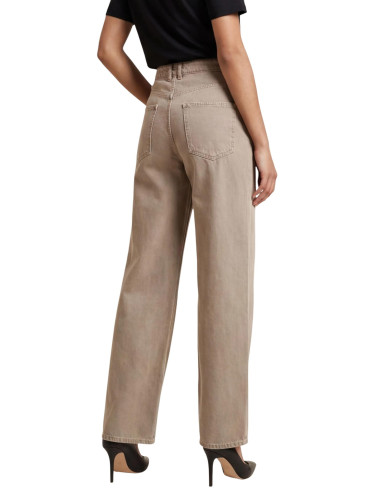 Само дамски прави дънки