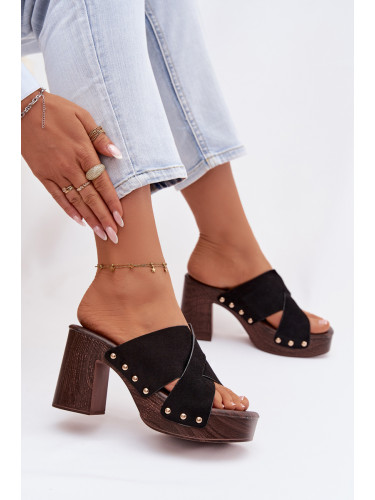 Дамски сандали на платформа с декоративни шипове