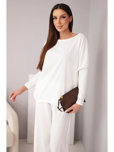 Kesi Włoski Ladies' set made of viscose with a loose blouse and pants ecru