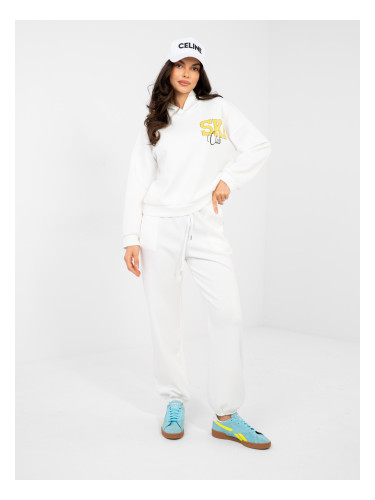 Ежедневен комплект в екрю с щампа